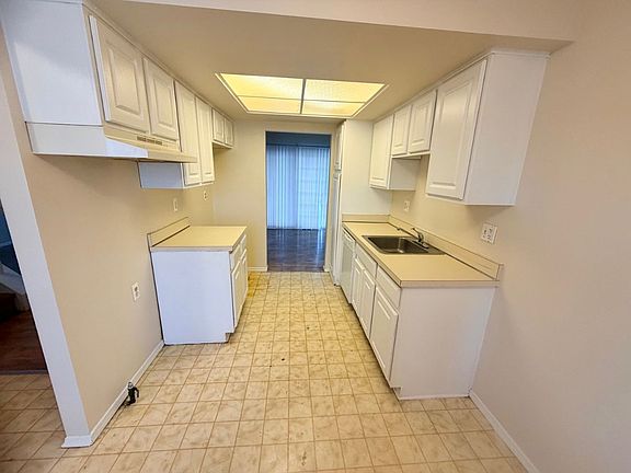 3rd image of 37007 Brynford Dr