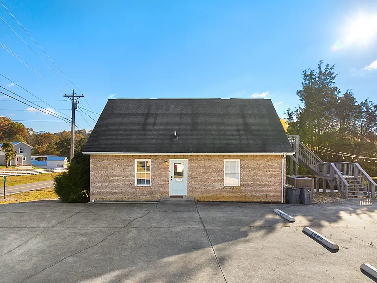 1955 Lakeshore Dr — Photo 12