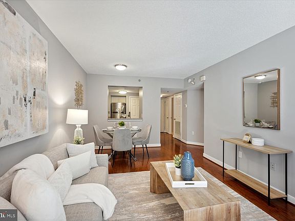 3rd image of 1045 N Utah St #2305