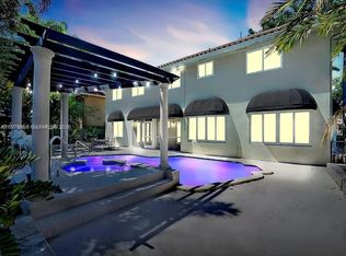15945 NW 82nd Ct, Miami Lakes, FL 33016