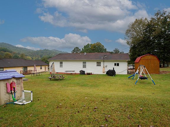4th image of 308 Warwick Ln