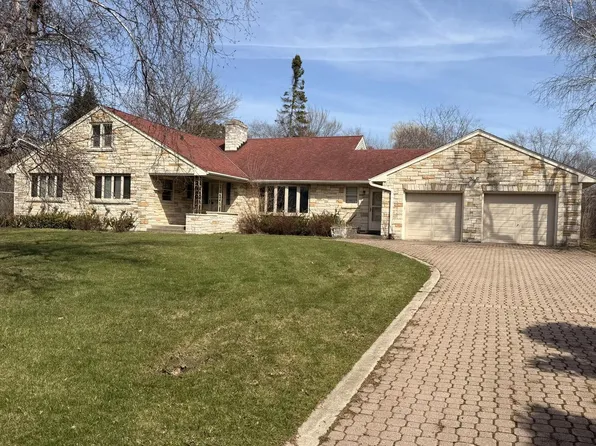 170 North Rolland ROAD, Brookfield, WI 53005