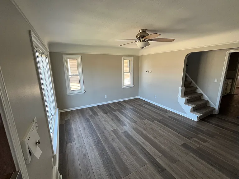 3027 Torrington Ave — Photo 3