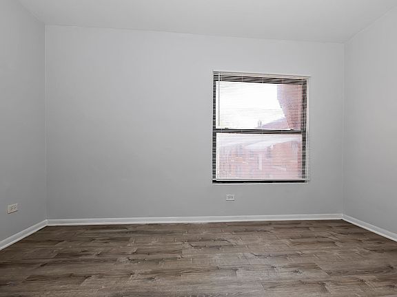 3rd image of 4240 S Michigan Ave #3N