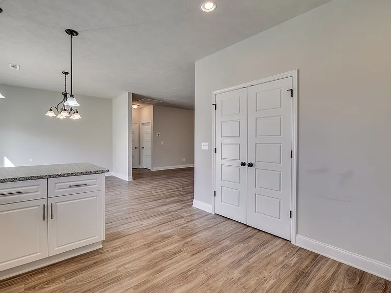 340 Fox Haven Dr — Photo 15