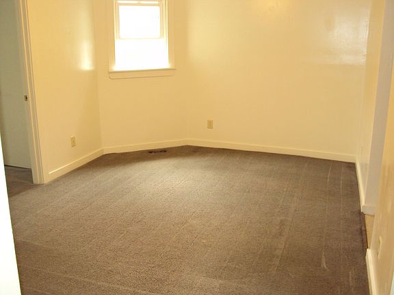 4th image of 224 N 14th St APT 1