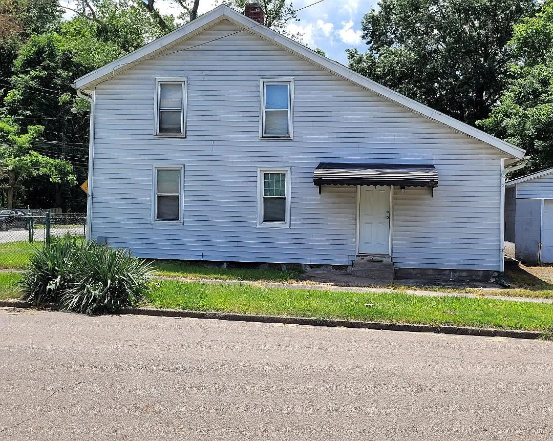 3 bed, 650 sqft, $800 — Photo 1