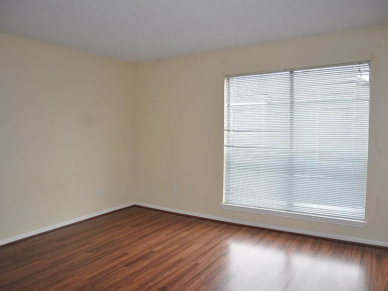 3754 Tanglewilde St #C16 — Photo 17