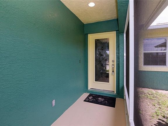 4th image of 1649 SE Dome Cir
