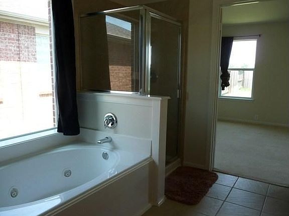3rd image of 9406 Bauer Oaks Dr