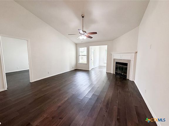 3rd image of 612 Pecos Dr