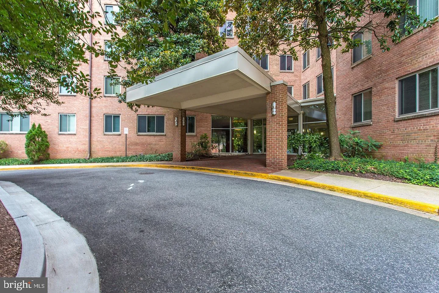1 bed, 719 sqft, $2,026 — Photo 3