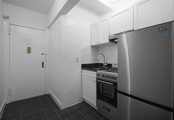 4th image of 253 W 72nd St APT 307