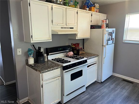3rd image of 9702 Gaylord Ave