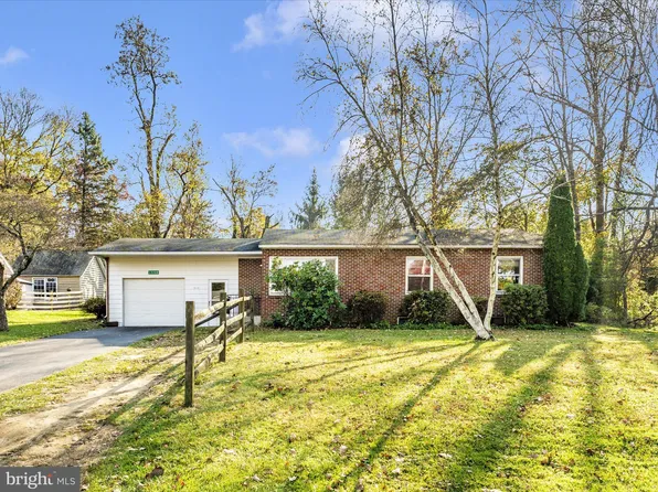 15208 Ressler Ln, Blue Ridge Summit, PA 17214
