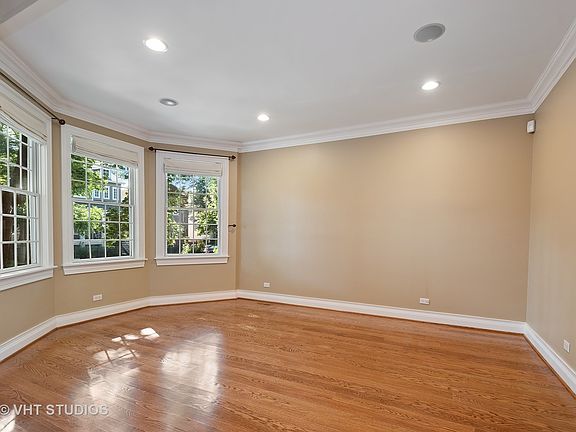 5th image of 3324 N Claremont Ave