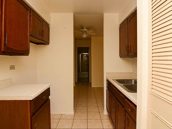 4th image of 3825 N Pine Grove Ave APT 510
