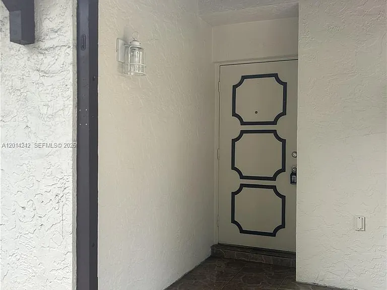 6804 SW 37th St #11 — Photo 2