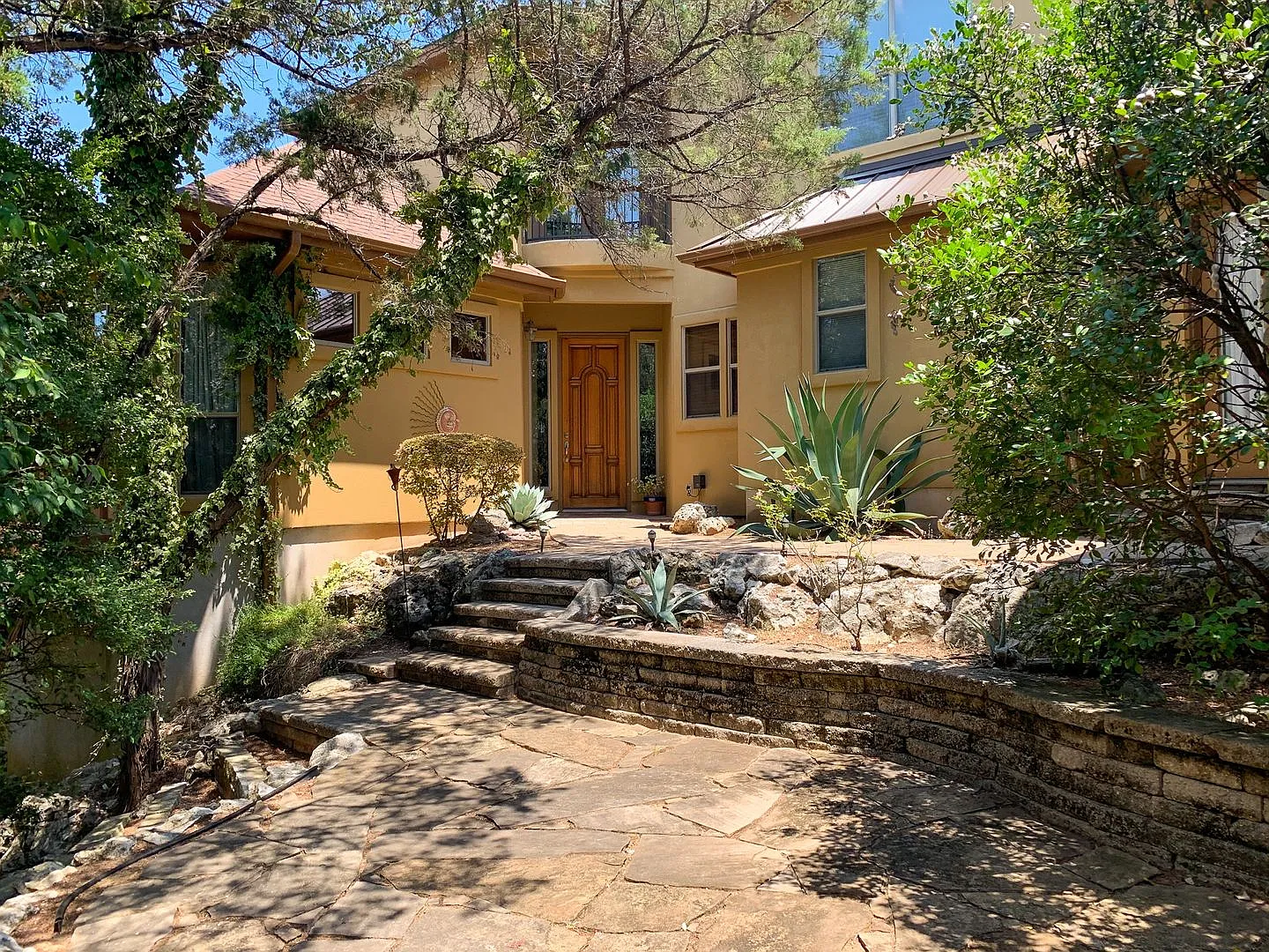 Gorgeous, private retreat tucked away in the desirable Toro Creek community! — Photo 3