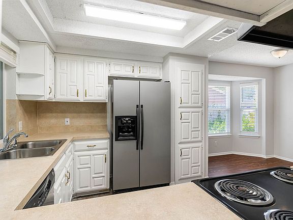 2nd image of 2805 Wildplum Dr