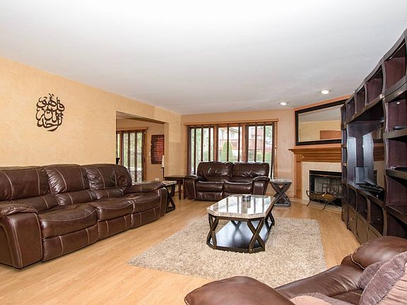 2nd image of 15629 Shenandoah Dr