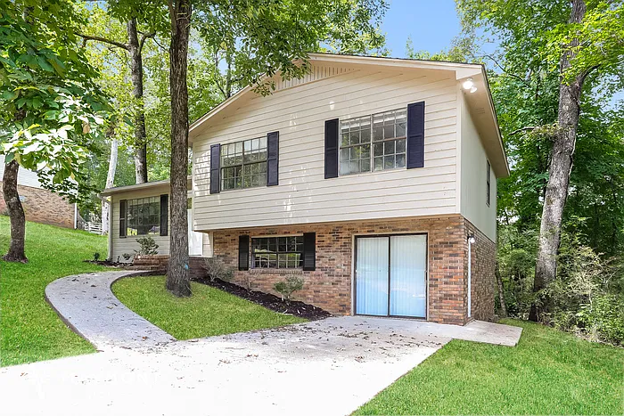 3 bed, 2.0 bath, 1100 sqft, $1,445 — Photo 4