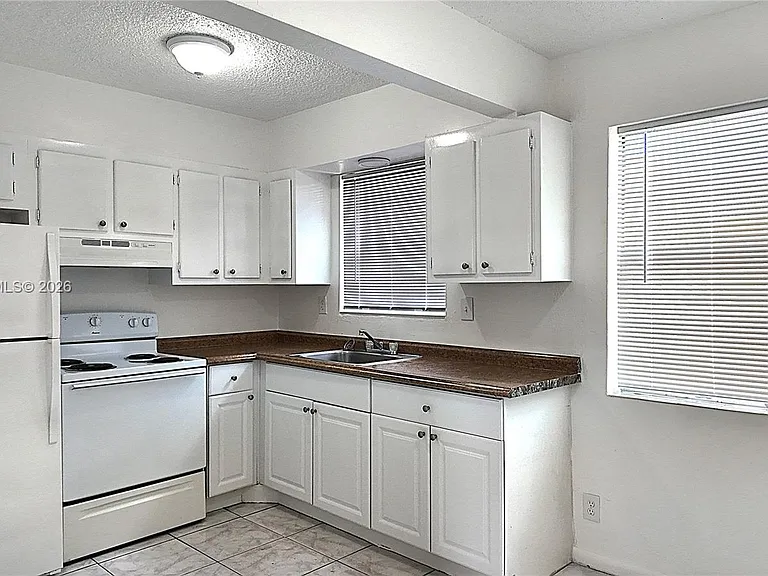 31 SE 2nd Ave #203 — Photo 1