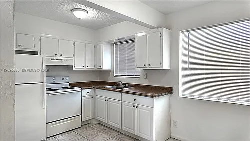 31 SE 2nd Ave #203 Photo 1