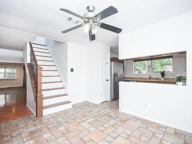 2406 Blue Mist Ct — Photo 17