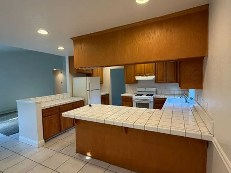 6337 Lincoln Ave — Photo 10
