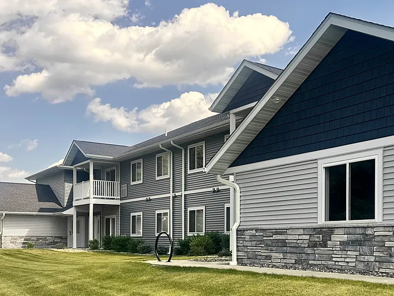 770 Peregrine Cir — Photo 3