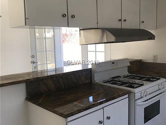 4th image of 4028 Esmeralda Ave