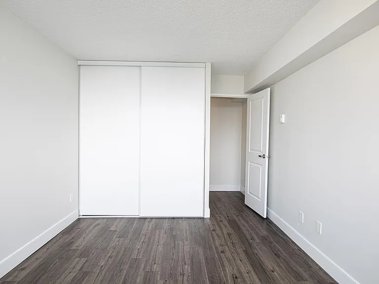 190 Lees Ave — Photo 5