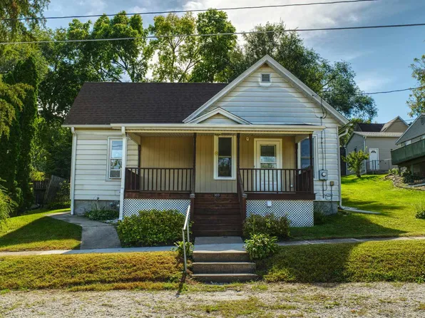303 N Church St, Albany, IL 61230