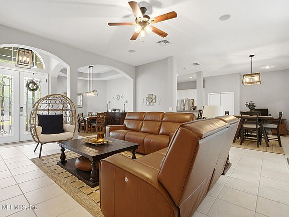5th image of 612 FERNWOOD Lane