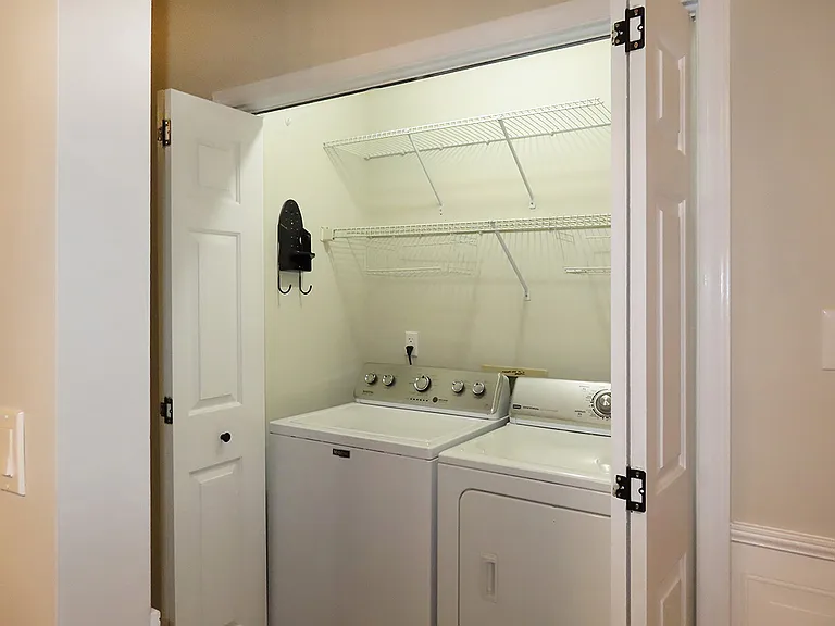 701 Gatehouse Ln — Photo 14