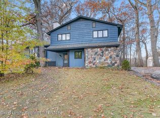 6325 W Lake Dr, Haslett, MI 48840
