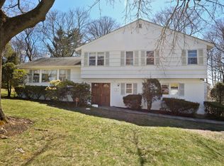 9 Winthrop Dr, Rye Brook, NY 10573