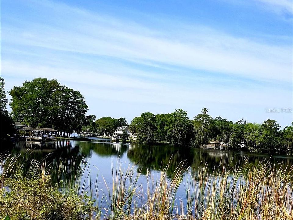 1st image of 520 Country Club Dr