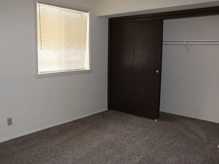 Kimberly Club Apartments — Photo 136