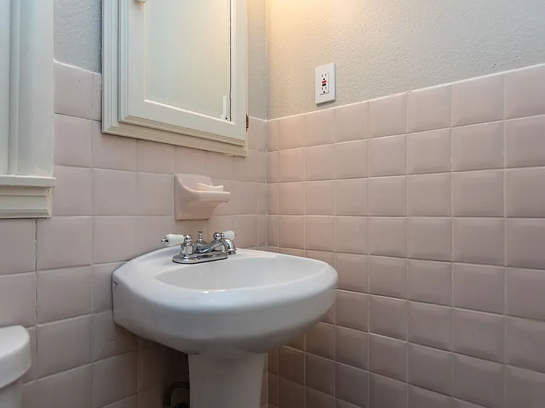 614 Ramona Ave — Photo 17