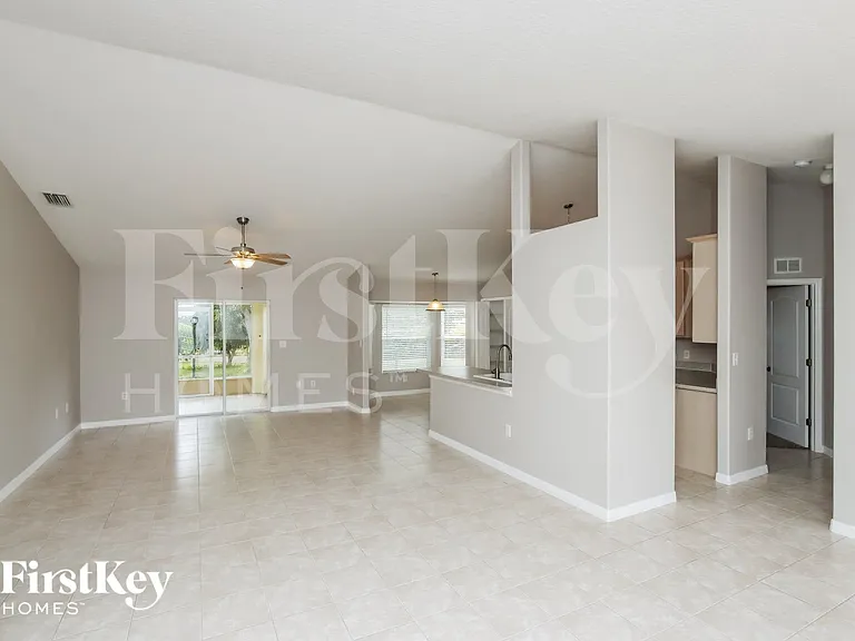 766 Altara Ln NE — Photo 3
