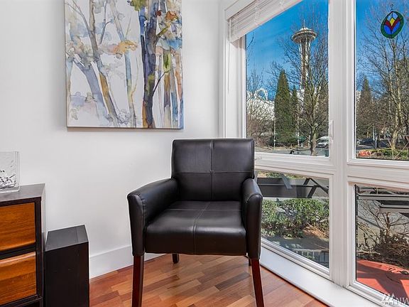 Amazing view of the Space Needle from your own living room. Perfect for that chilly New Years Eve!