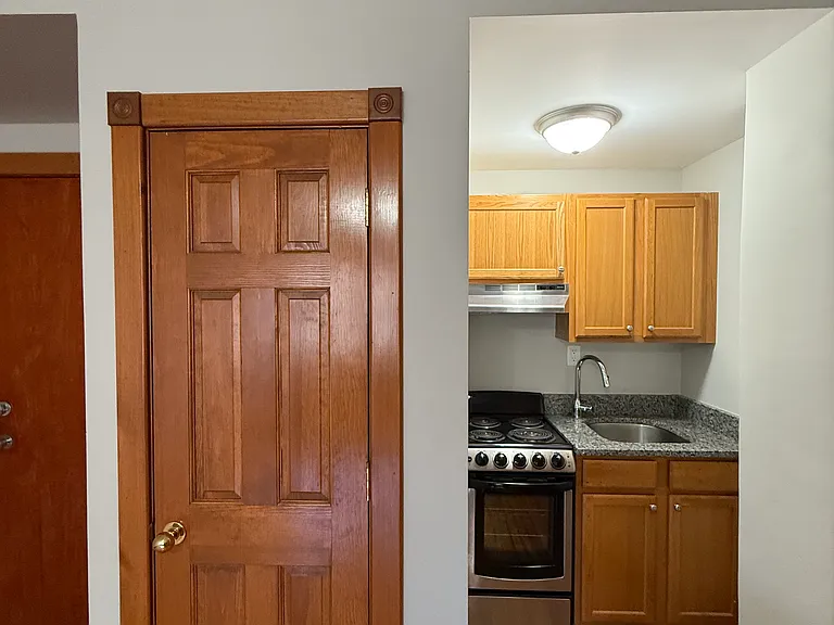 1175 Chapel St #2OO — Photo 3