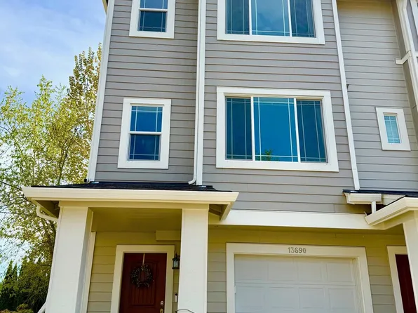 13690 SW Silent Fox Ter, Sherwood, OR 97140