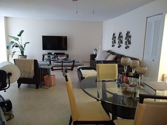 4th image of 800 Parkview Dr #Oceanview