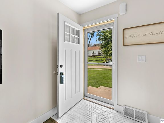 3rd image of 1311 S 52nd Ave
