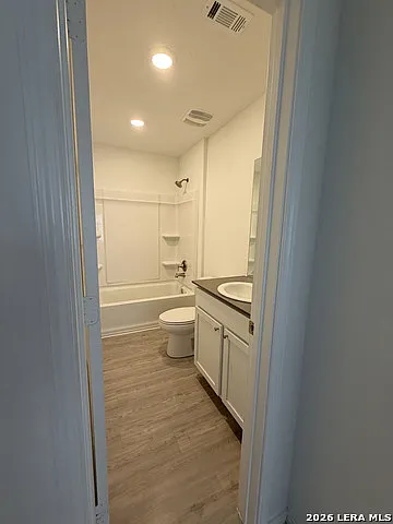 329 Kolton Plz — Photo 8