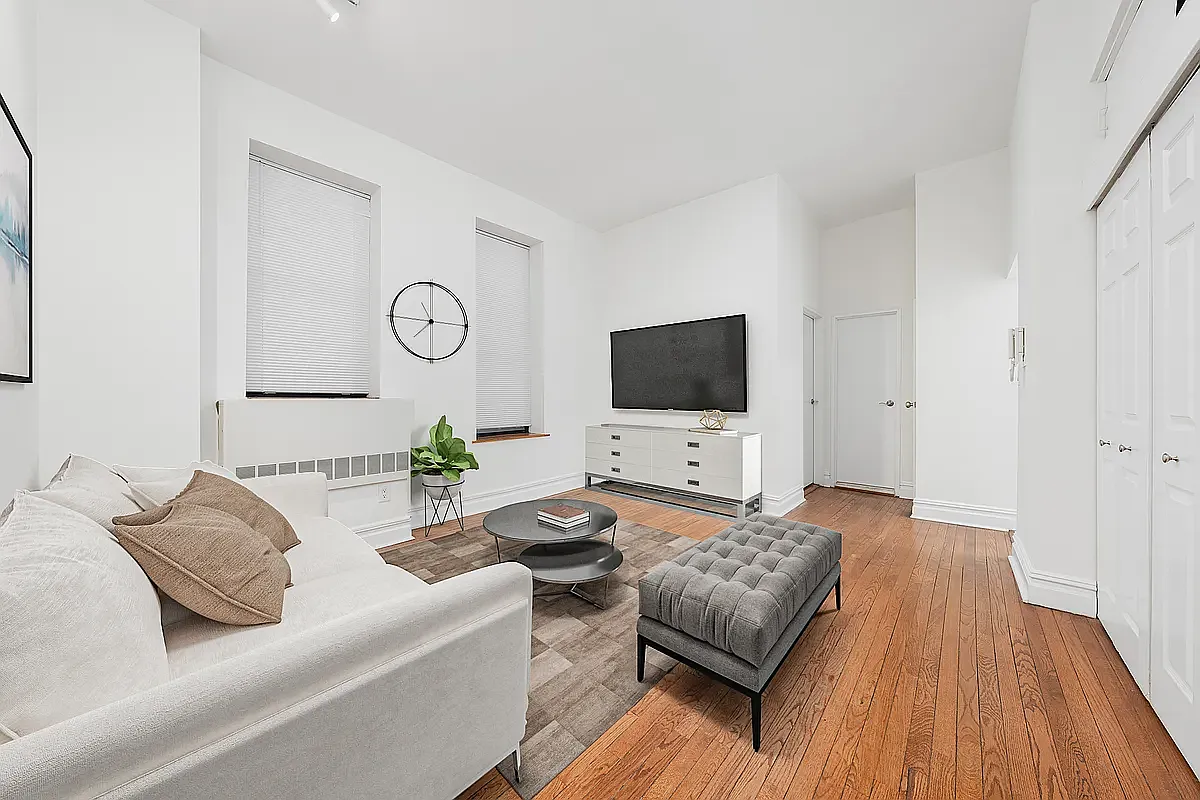 Building Photo - 154 W 70th St #10G