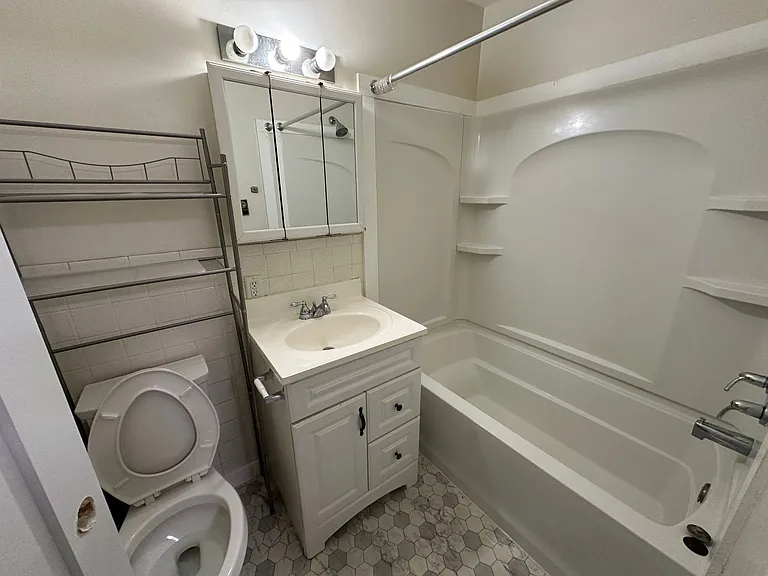 320 Hillview Place — Photo 22